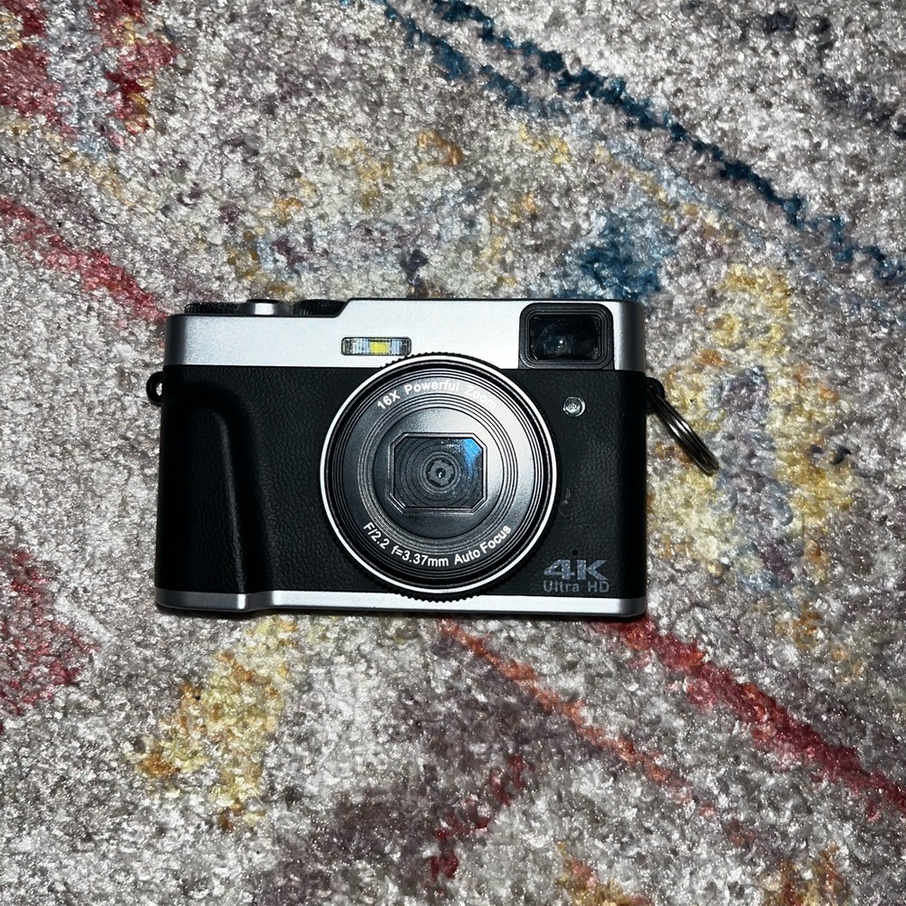 Digital camera